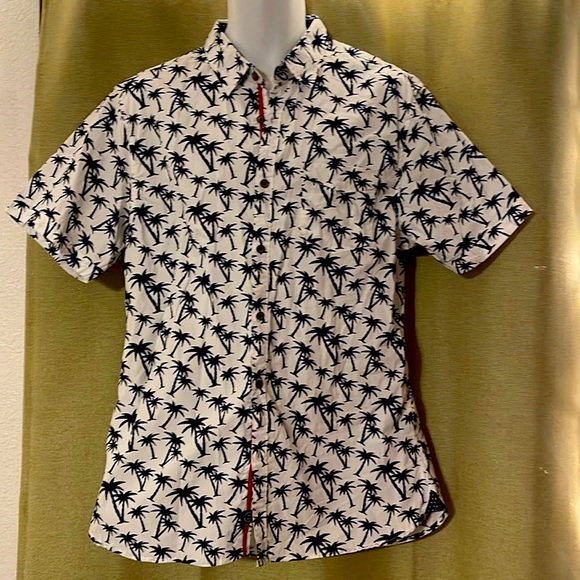 Across The Pond Men’s Large Collared Button Up Shirt with Palm Trees - Picture 1 of 6